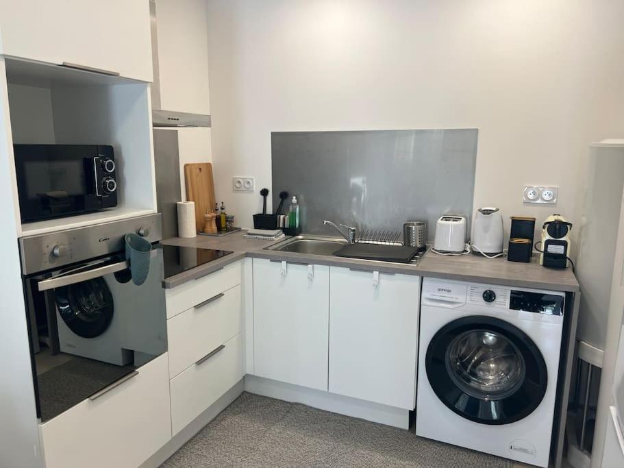 Apartment La Glycine - Parking Gratuit - Ac Clim - Cour Prive - Villeneuve-lès-Avignon